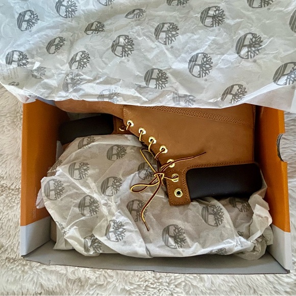 Timberland Classic Brown Leather Boots main image 5